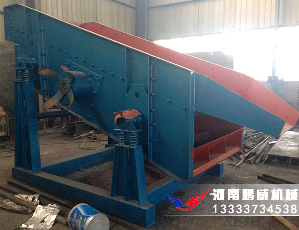 混凝土筛分机使用圆振动筛，经济实惠，结实耐用