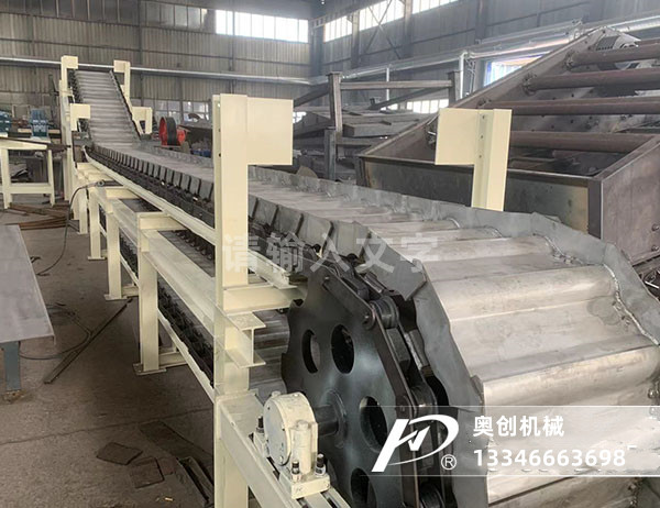 鳞板输送机生产制造专家-螺旋输送机-新乡实体输送机厂家-w66利来最给利的老牌机械_皮带输送机